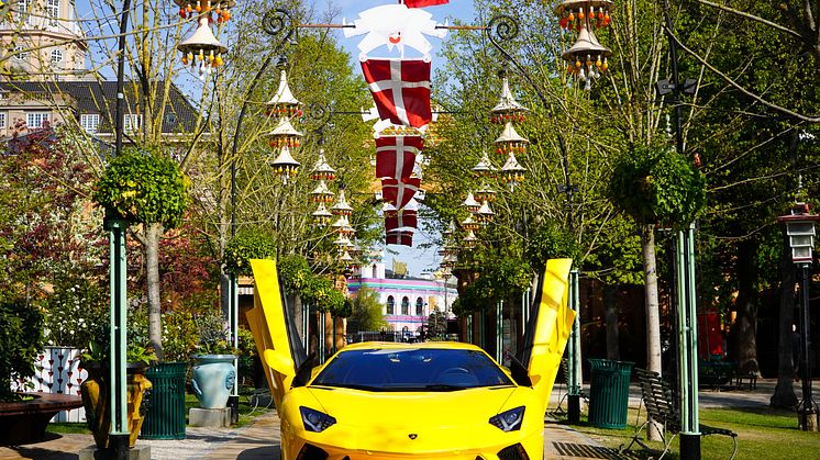 Lamborghini_Aventador_Tivoli_Bull_Run_hovedindgang