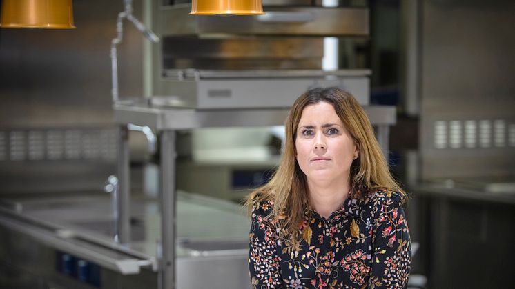 Maria Waling, prefekt för nyinrättade Institutionen för kost- och måltidsvetenskap vid Umeå universitet. Som forskare är hon inriktad på olika aspekter av barns och ungdomars matvanor. Foto: Mattias Pettersson