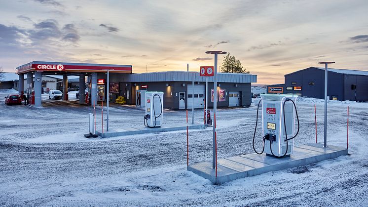 Idag invigs de ultrasnabba laddarna för tung trafik på Circle K:s station Kiruna Södra