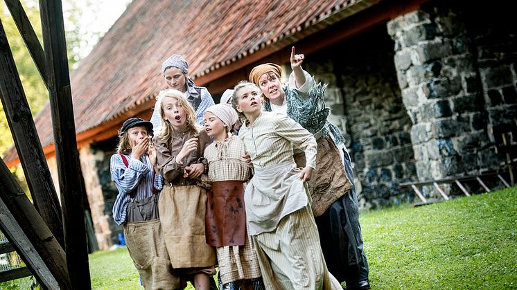 Från Bergslagsspelens föreställningen "Smidda planer" i Löa hytta 2016. Foto: Bergslagsspelen.se/Kicki Nilsson, Icon Photography