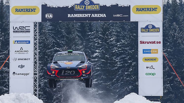 Rally Sweden är ett av sveriges största sportevenemang och 24-27 feb 2022 arrangeras tävlingen för första gången i Umeå. Foto: Pressbild Rally Sweden
