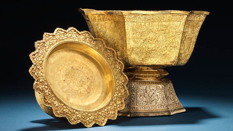 Admiral Andreas du Plessis de Richelieu's skåle af guld, givet af Siams Kong Rama V. Hammerslag: 260.000 kr. og 340.000 kr.