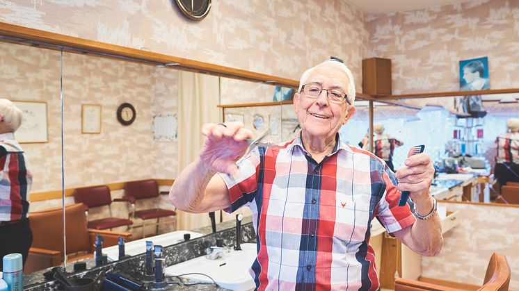 Ludwig Lennes har välkomnat stamkunder till salongen sedan 1967.