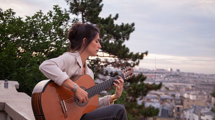 Roxane Elfasci släpper sitt andra fullängdsalbum Poésie Française - en hyllning till Frankrike