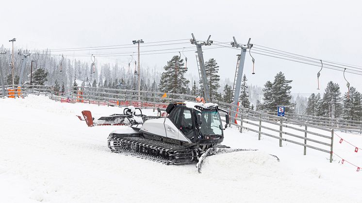 Vintern kom tidigt till Sälen och höstlovet erbjuder snölek och skidåkning. 