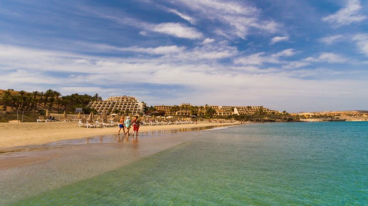 Costa Calma, en oas på Fuerteventura med gyllengula stränder, perfekt för avkoppling, vindsurfing och familjer. Foto: Canary Islands Tourism.