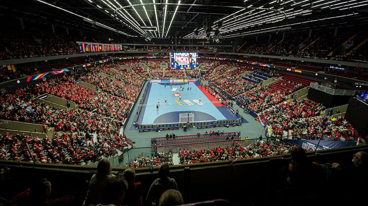 Handboll EM Malmö Arena Bobby Bannister.JPG