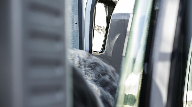 Med extra spegelprogram blir det enkelt att rengöra runt både döda vinkel-speglar fram på lastbilar och vidvinkelspeglar på bussar.