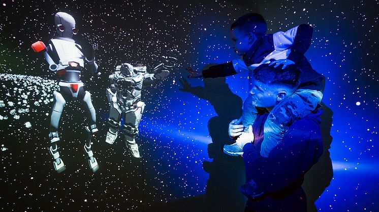 Entdecke fremde Galaxien mit deinem Avatar in der STERNTALER Erlebnisausstellung in Schloss & Park Lichtenwalde (Foto: Carsten Beier)