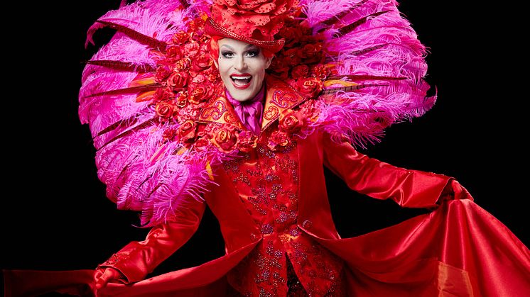 Björta från Bland drakar och dragqueens gästar Örebro läns bibliotek under sportlovet med en sagostund för barn.