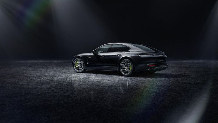 Porsche Panamera 4 E-Hybrid Platinum Edition.jpeg