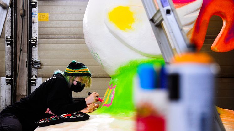 I år har Tuppen dekorerats av Frax en konstnär från Piteå. Avtäckningen sker fredag 31 mars klockan 12.30 Foto: Piteå kommun