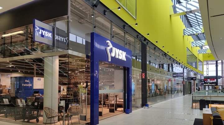 Uusi JYSK-myymälä sijaitsee kauppakeskuksen toisessa kerroksessa, keskusaukion vieressä.