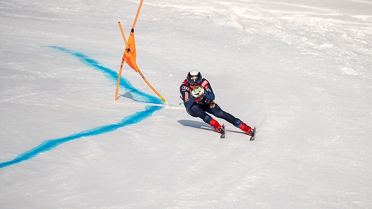 Felix Monsén skadade sig i Val Gardena under torsdagens störtloppsträning. Foto: Ski Team Sweden Alpine.