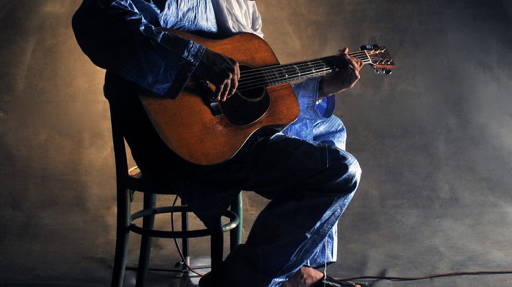 Se nya Nonesuch Records-artisten Omara ”Bombino” Moctar uppträda på Kägelbanan i Stockholm kl 21:30 ikväll.