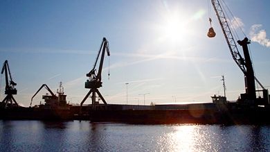 Halmstad Hamn skapar modernt IT-stöd för framtiden med hjälp av Hogia