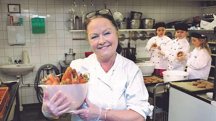 Köksmästare Mona Utsten på Skogsbackens förskola i Stenungsund. 