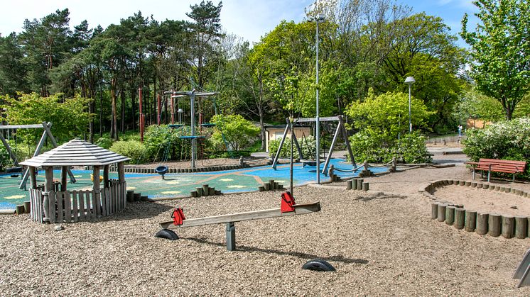 Färjenäsparkens lekplats i Lundby är en populär stadsdelslekplats. Foto: Peter Svenson.