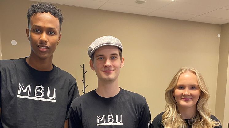 MBU-ambassadörerna Abdigani Mohammed, Tommy Mattson och Chanell Andersson Sigge. Foto: Västerås stad