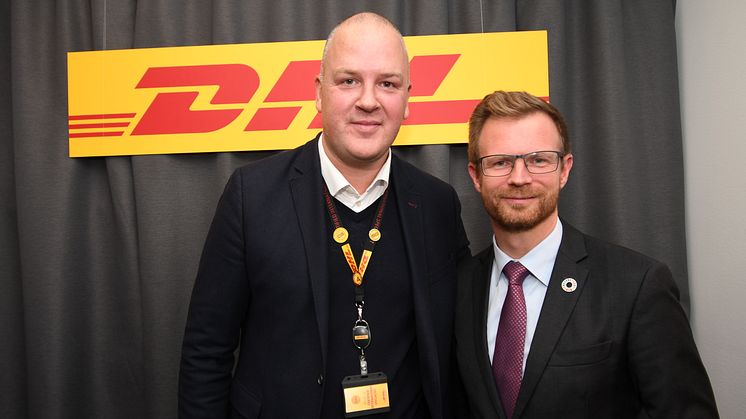 Adm. direktør Atli Einarsson sammen med transportminister Benny Engelbrecht (S) til den officielle åbning af den nye City Hub.