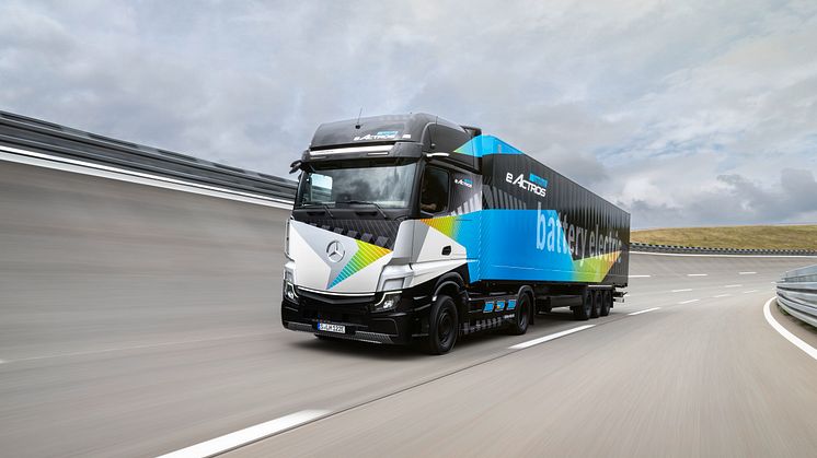 Mercedes-Benz Trucks og Dachser signerer intensjonsavtale: Bestiller 50 eActros LongHaul.