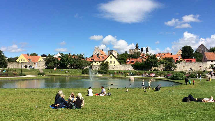 Kom när Riksbyggen framtidsspanar i Almedalen