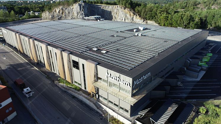 Mathems logistikanläggning har Stockholms största installerade solcellsanläggning på taket. Fotograf: Mikael Hemmingsen
