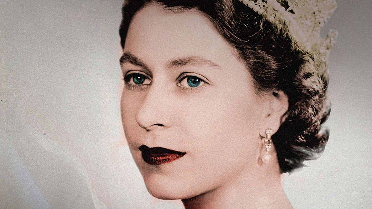 Första biografin om  Elizabeth II på svenska