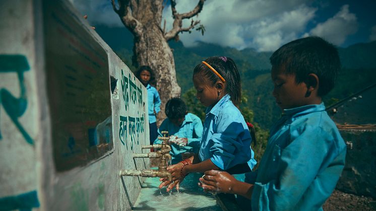 FRITTENBUDE & CC komponieren „Die Glocke“ in Nepal - Release am Weltwassertag 22. März
