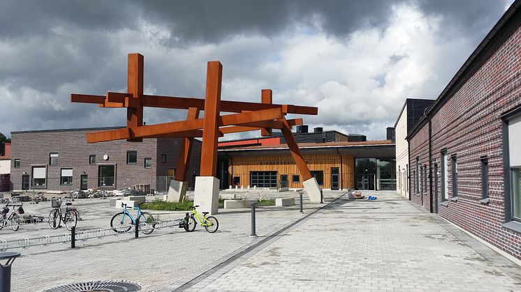 Lingenässkolan är Kristianstads första nybyggda skola på 40 år och blir en skola för cirka 800 elever årskurs F-6 samt 150 personal. Byggnaden uppförs enligt Miljöbyggnad Silver. Bild: Kristianstad kommun