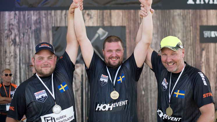 Pontus Skye (i mitten) kommer representera Sverige när VM i Timbersports avgörs den 19–20 oktober i Liverpool på den klassiska Echo Arena. Foto: STIHL Timbersports