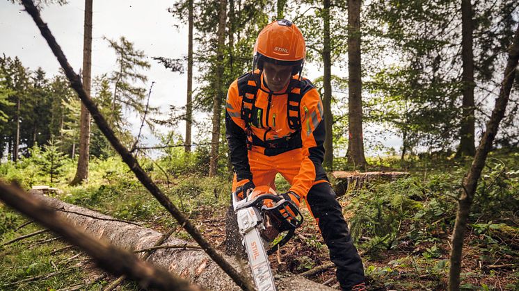 STIHL styrker sin stilling som global markedsleder og produsent av maskiner og produkter til skog, hage og grøntområder med lanseringen av MS 400.