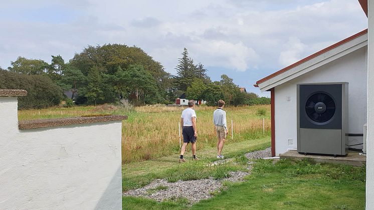 Skånska Energilösningar kan leverera och installera en ny värmepump på en månad. Smart att byta innan hösten kommer.