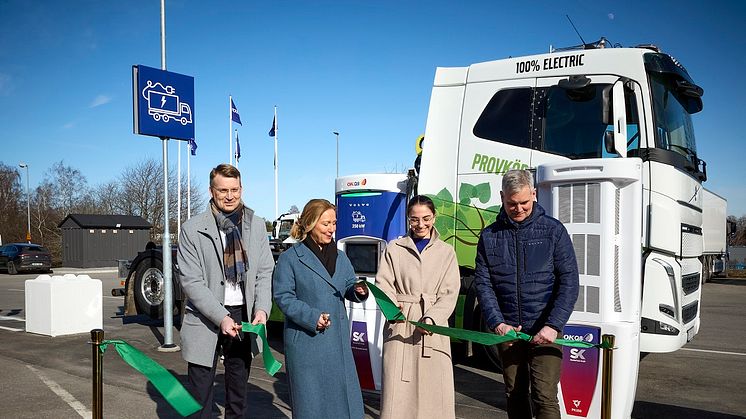 Invigning av laddstation för tung trafik i Sollentuna