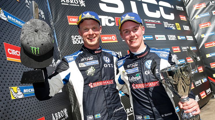 Johan Kristoffersson och Hugo Nerman fick båda kliva upp på prispallen under STCC-premiären på Knutstorp.