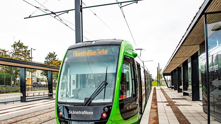 Spårvagnen Åsa-Hanna testkörs i Lund med stop vid hållplatsen Ideontorget. Bild: Kristina Strand Larsson 