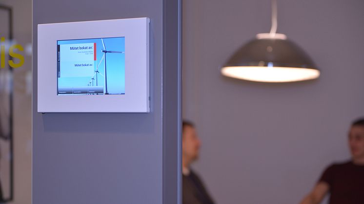 Digitala skyltar ger koll på mötesrummen
