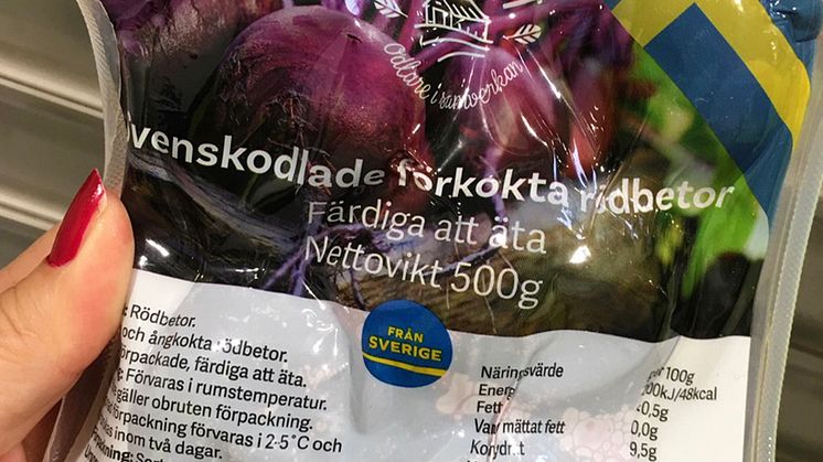 Rödbetorna som förädlas i SydGrönts nya kokeri ursprungsmärks med Från Sverige.