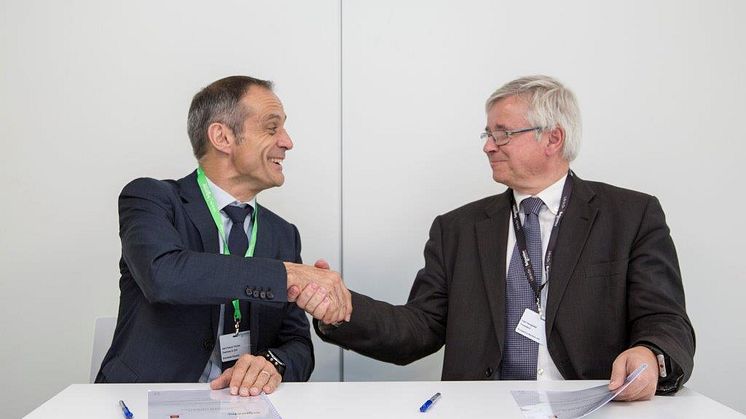 Jean Pascal Tricoire, Chairman & CEO, Schneider Electric (left) and Egil Haugsdal, President, Kongsberg Maritime