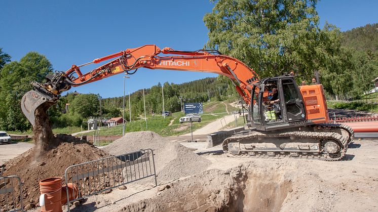 Hitachi bandgrävare ZX225USLC-6. Foto: Mats Thorner