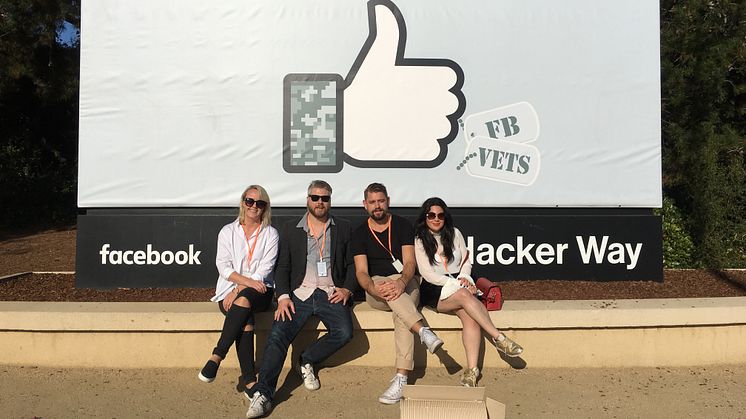 Paola, Tobias, Robin och Hanaw från The Amazing Society på besök hos Facebook. 