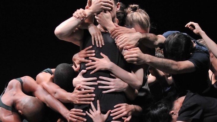 Sverigebesök av stjärnkoreografen Ohad Naharin under Göteborgs dans- och teaterfestival 