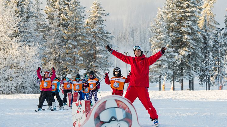 SkiStar AB: Flere nordmenn velger å gå i skiskole – privatundervisning øker mest