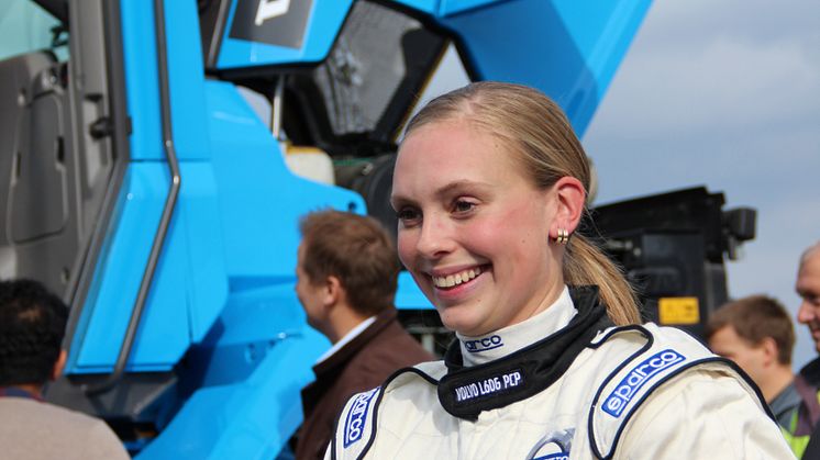 Karin Olsson - världens snabbaste hjullastarförare