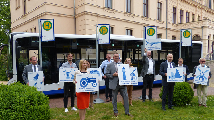 Bequem das Ziel erreichen geht in Brandenburg beispielsweise auch mit dem Havelbus. Foto: Havelbus. 