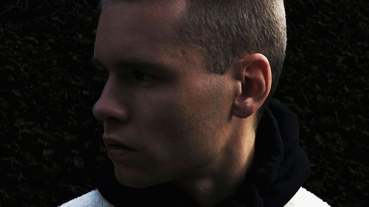 Ærlige tekster fra den karismatiske, danske hiphopkomet Felix De Luca  
