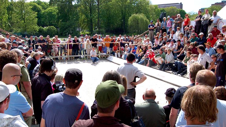 20 ton grus, värlsmästare och kändismatcher -på torsdag startar Mayo Boule Festival