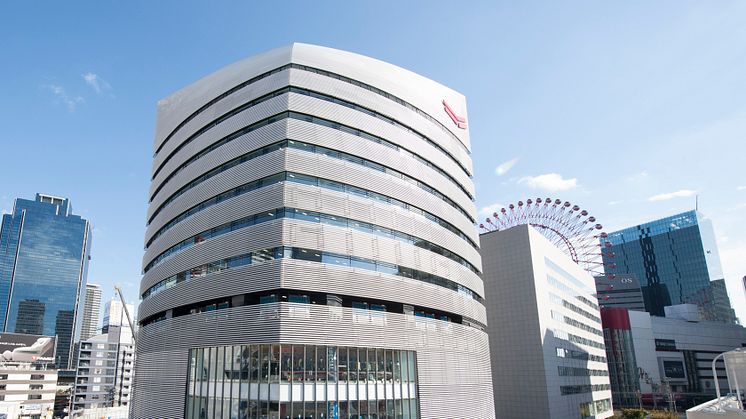 The Yanmar Group headquarters, the YANMAR FLYING-Y BUILDING is targeting zero-emissions.