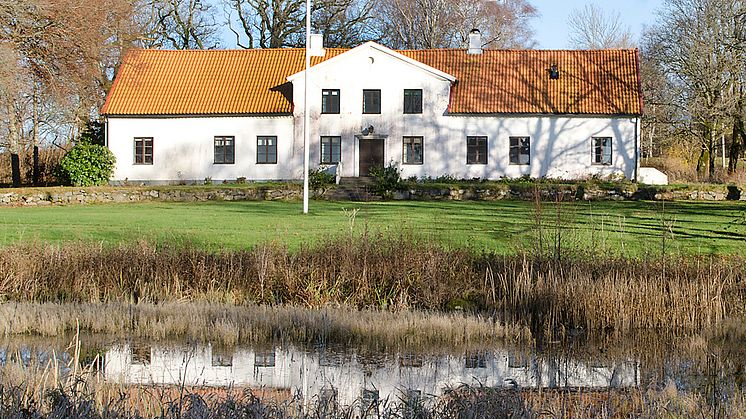 Svenskarnas drömbostad: Herrgård med lyxigt kök och sjöutsikt