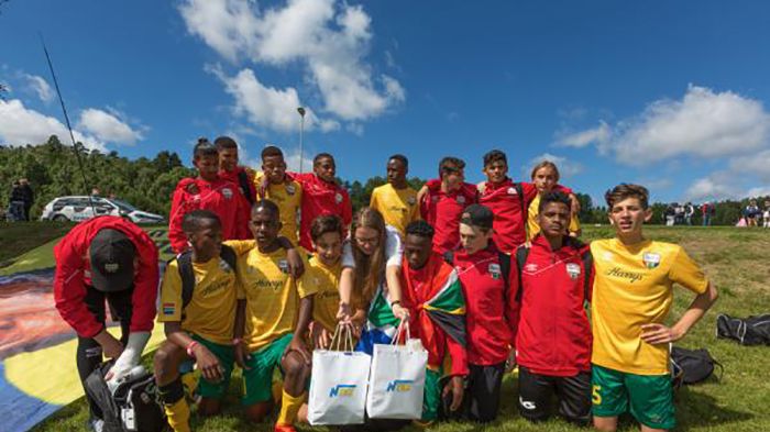 The Rainbow Team  sponsrades med goodiebags av NTEX under Gothia Cup.